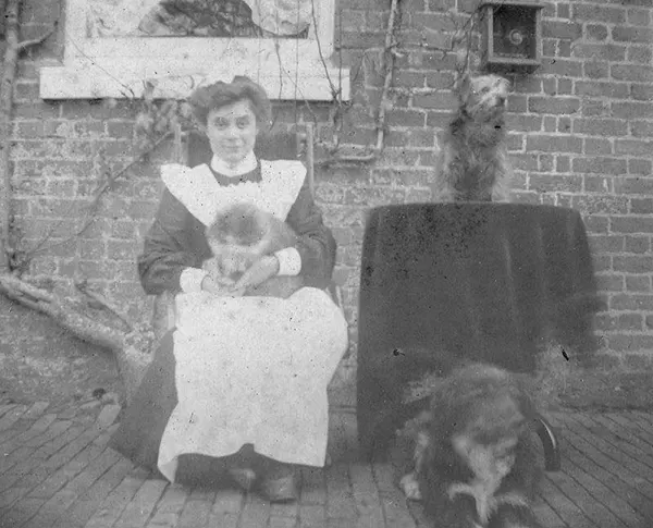 Adorable Photos of People and Their Cats from the early 20th century