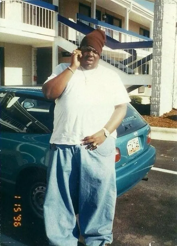 Wide-Leg Baggy Jeans of the 1990s Photos 