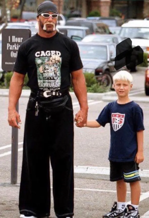 Wide-Leg Baggy Jeans of the 1990s Photos 