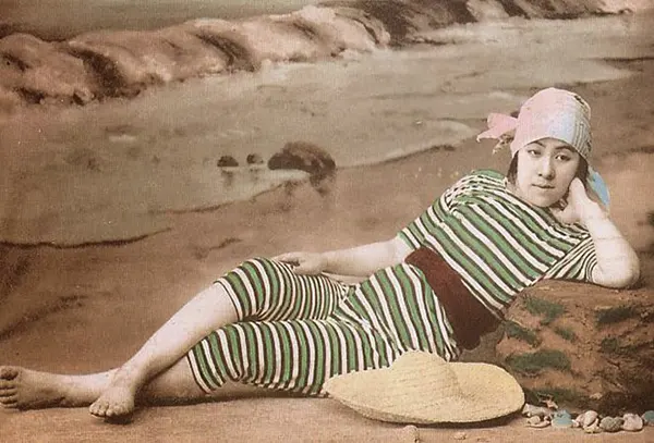 Vintage Photos of Early 1900s Swimwear Styles