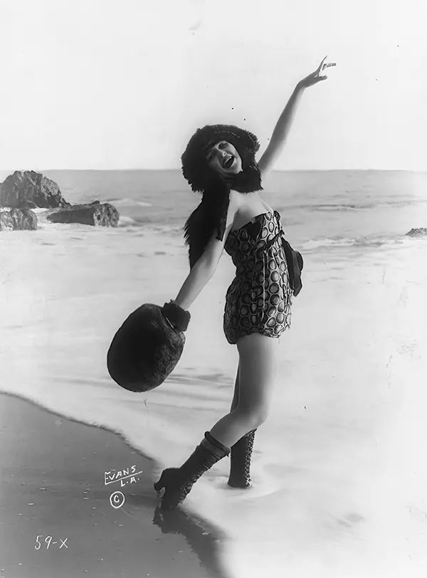 Vintage Photos of Early 1900s Swimwear Styles