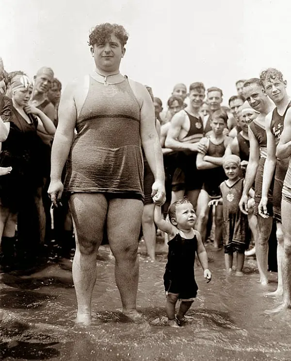 Vintage Photos of Early 1900s Swimwear Styles