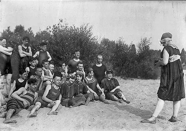 Vintage Photos of Early 1900s Swimwear Styles