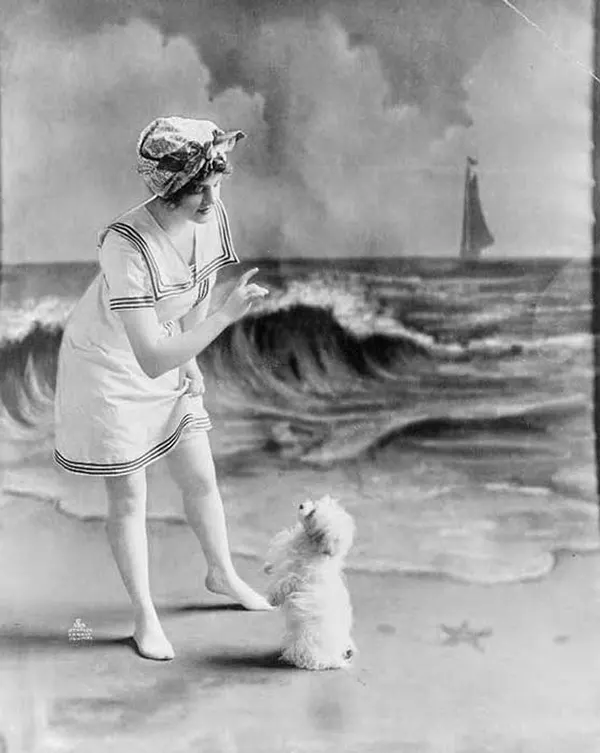 Vintage Photos of Early 1900s Swimwear Styles