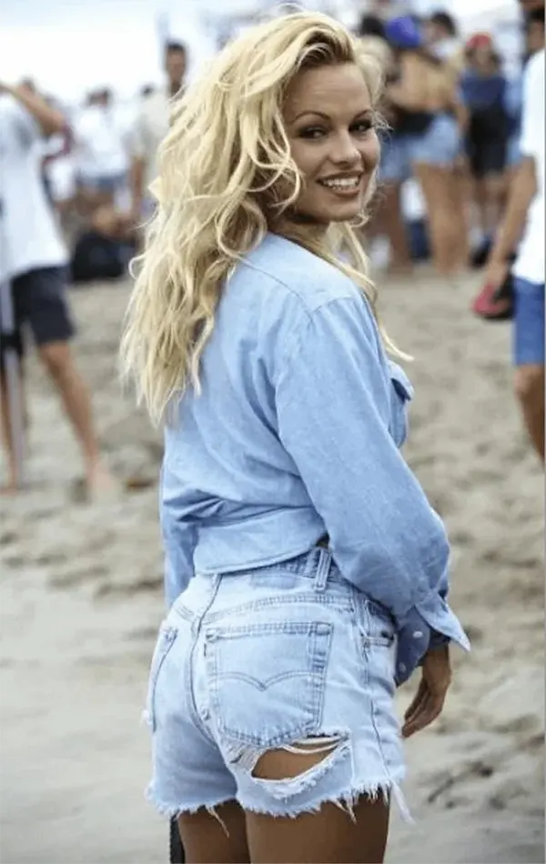 Photos of Young Pamela Anderson