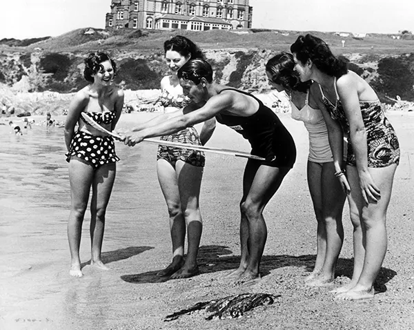 Vintage Photos of People Surfing