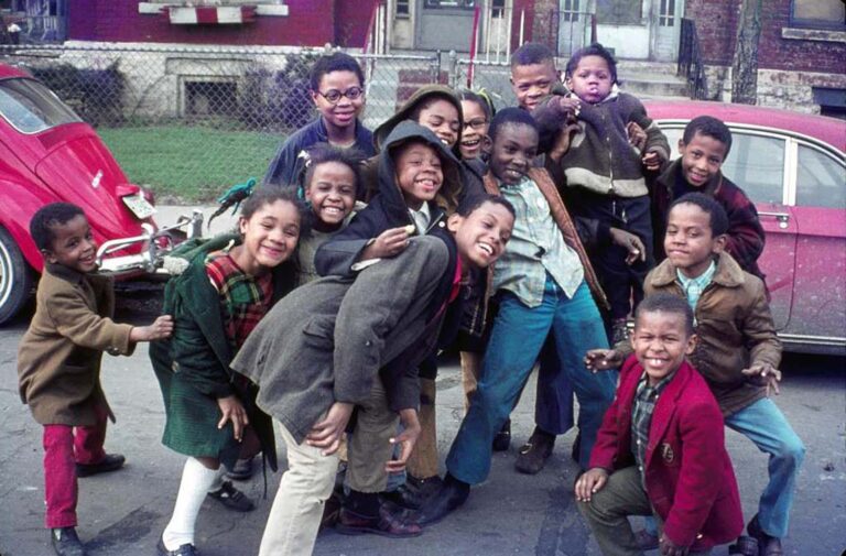 Chicago’s Tri-Taylor Neighborhood in 1971: A Time Capsule in Photos