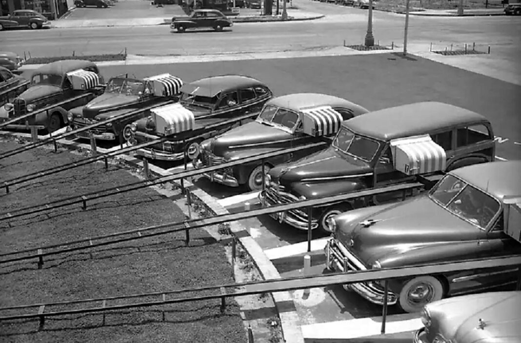 Dining at the 'Motormat' Drive-In: Where Rails Delivered Food Trays to Your Car, 1950s