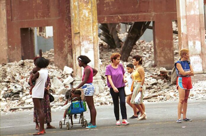 Everyday Life in 1990s Cuba Captured in Rare and Fascinating