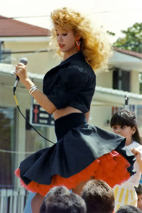 Women Fashion Styles Photos from late 1980s and 1990s