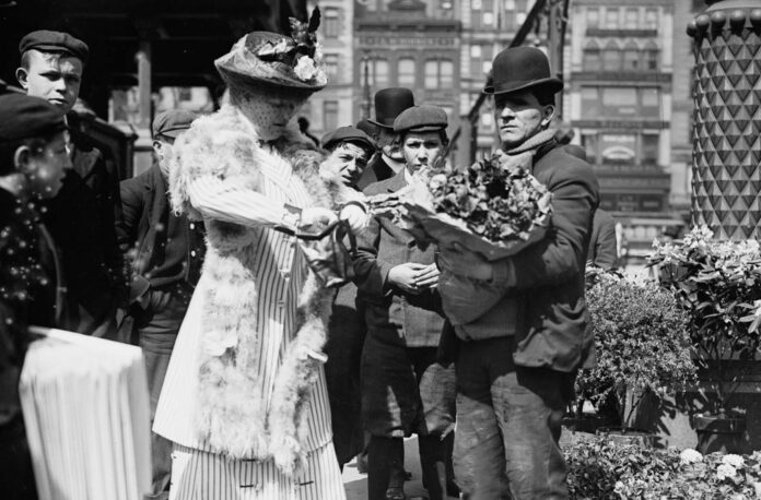 Historical Photos of the New York’s Easter Parade, Capturing the Historical Photos of the New York’s Easter Parade, Capturing the City's Most Prominent Socialites, 1900s-1930s