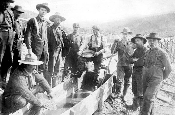 Klondike Gold Rush: Stunning Photos Capture Prospectors Trying to Strike