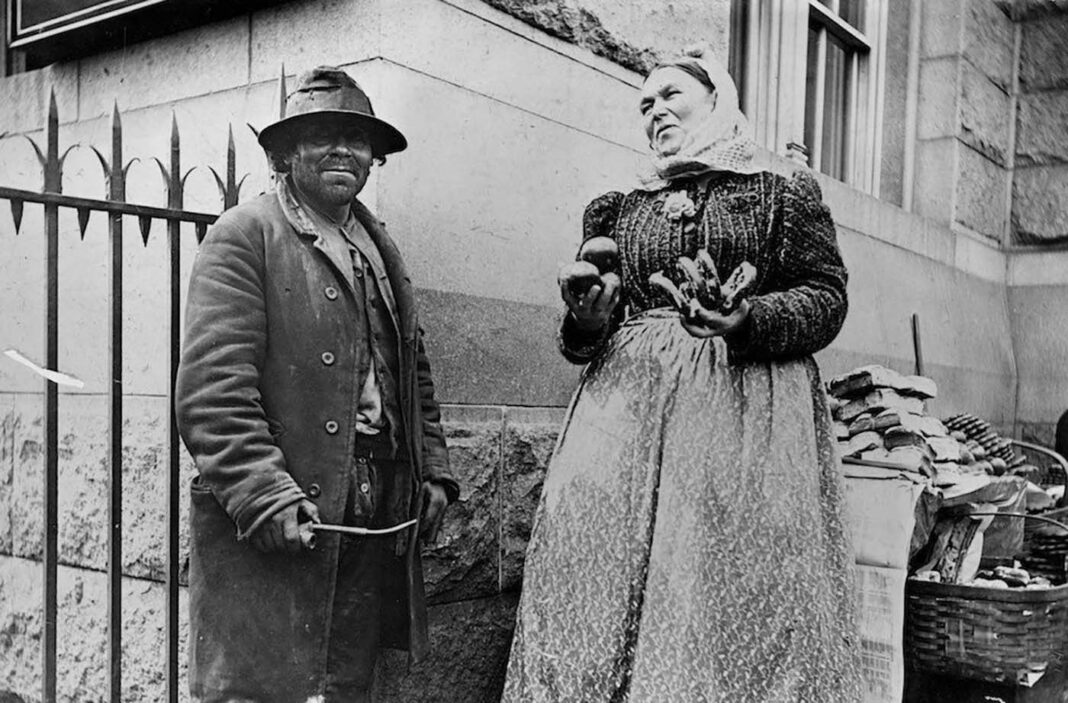 Rare Photos Show the Street Life of New York City in the Late 19th Century