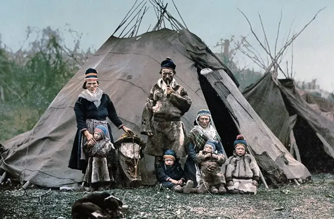 Rare Photos of Indigenous Sámi People of Nordic Europe Depict their Ancient and Traditional Way of Life, 1890-1930