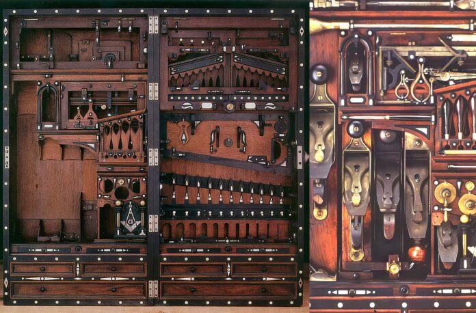 Studley Tool Chest: A Masterpiece of 19th-Century Craftsmanship, Meticulously Designed