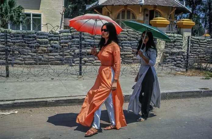 Stunning Color Photos of Vietnam’s My Tho Captured by An American Soldier, 1969