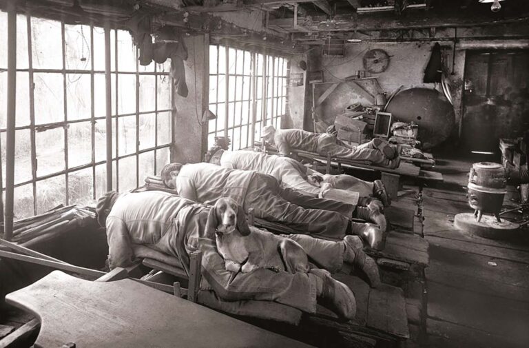 The Bygone Knife Grinders of France: Working on Their Stomachs to Preserve Their Backs, 1900s