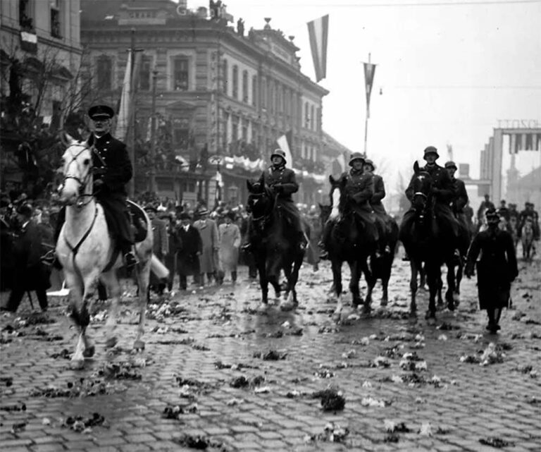The German occupation of Czechoslovakia in rare photographs, 1938-1939