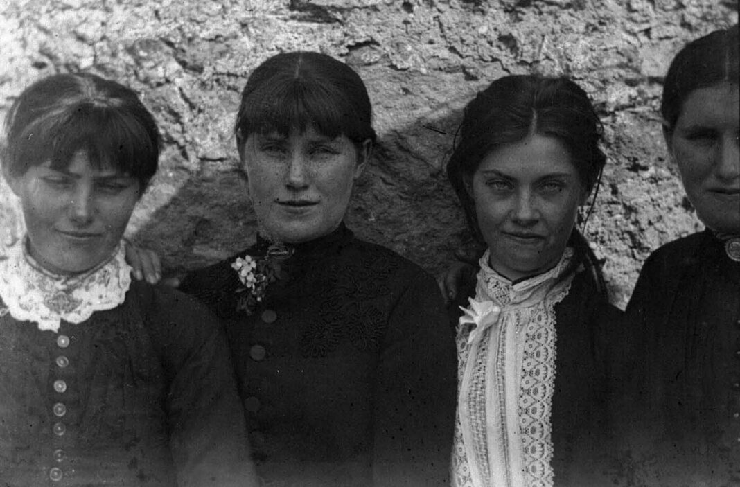The Story of the O’Halloran Sisters who Fended Off the Officers Evicting their Family during the Irish Land War, 1887