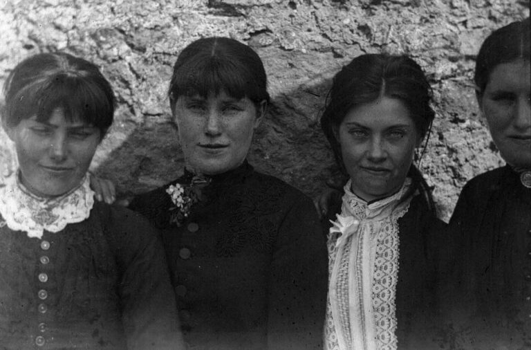 The Story of the O’Halloran Sisters who Fended Off the Officers Evicting their Family during the Irish Land War, 1887