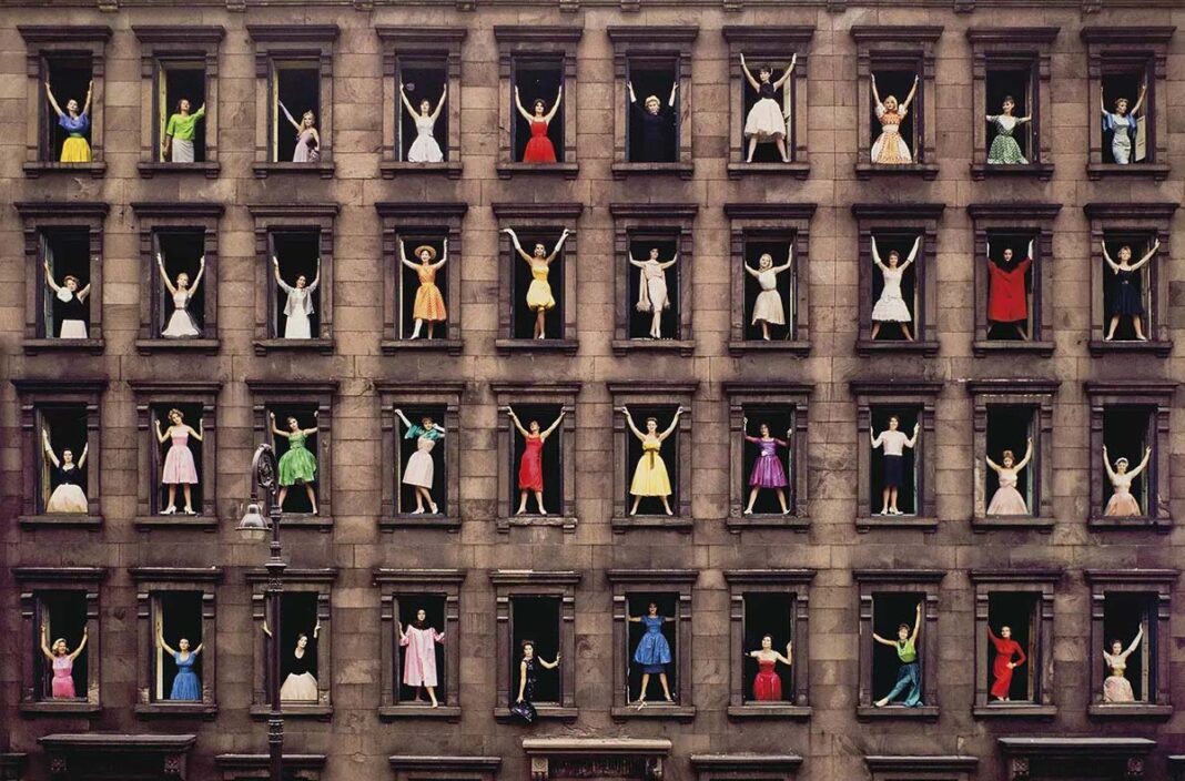 The story behind Ormond Gigli’s “Girls in the Windows” iconic photograph, 1960