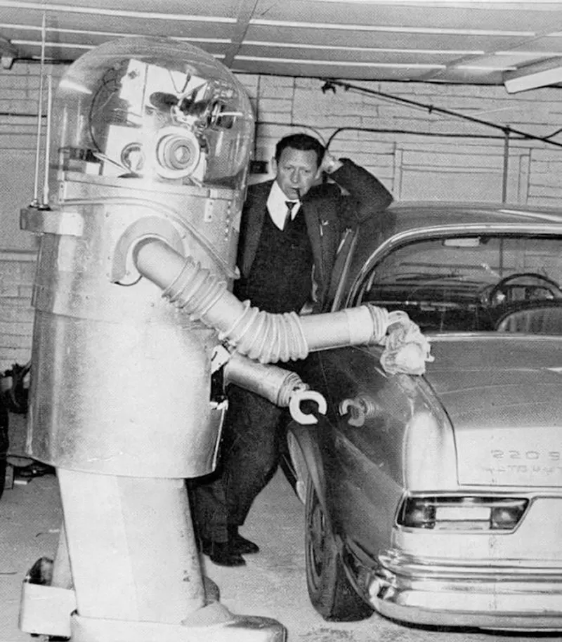 Tinker the Robot: England's Real-Life Housekeeping Robot