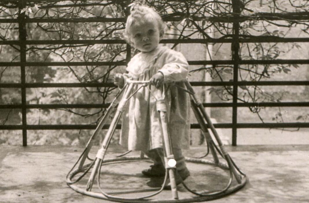 Vintage Photos of Babies Learning to Walk Using Wicker Walkers, 1900s-1920s