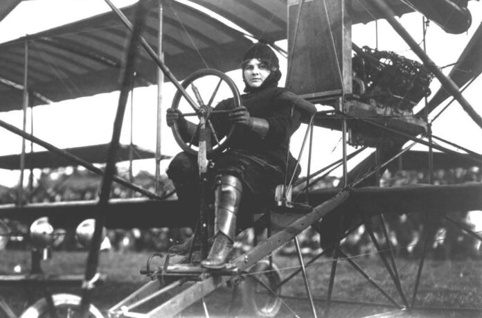 Vintage Photos of the History's First Female Aviators, 1900-1930