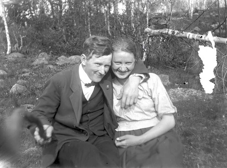 Vintage Selfies: People Posing with Selfie Sticks Before They Were a Thing