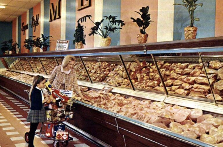 Vintage Supermarkets and Old-Fashioned Grocery Stores from the 1960s