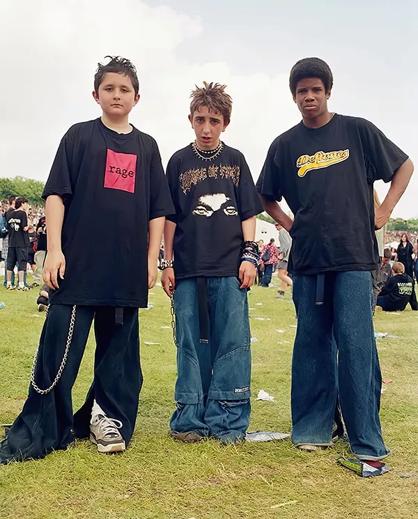 Wide-Leg Baggy Jeans of the 1990s Photos 