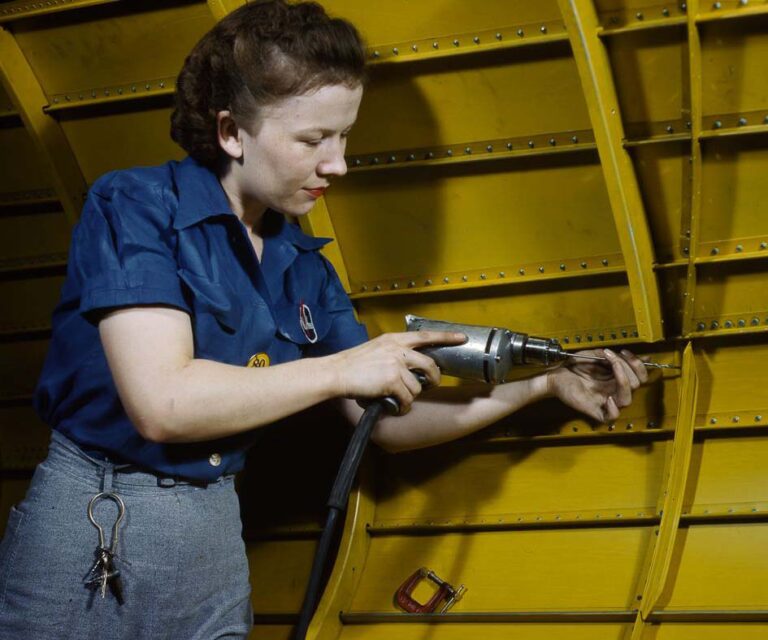 Women Workers of World War II: These Color Photos Show the Real-Life Rosie the Riveters