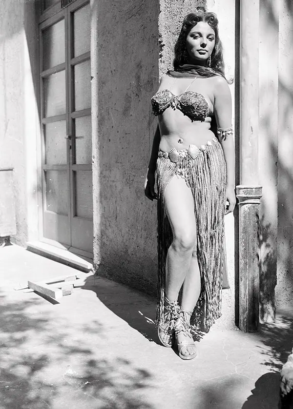 Joan Collins Vintage Photos