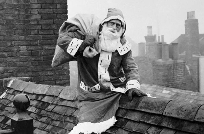 Santa Claus Through the Years: Fascinating Vintage Photos from the