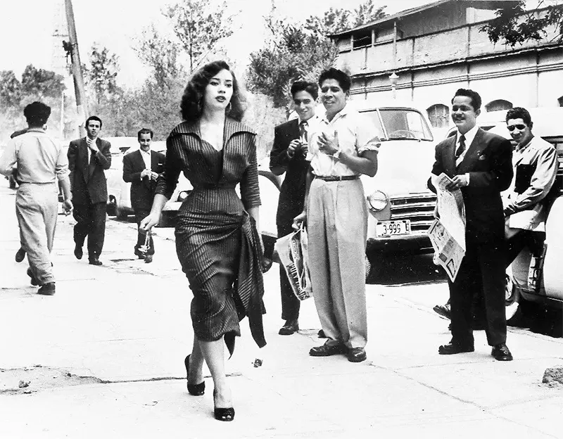 Maty Huitron social experiment walk in the street photos