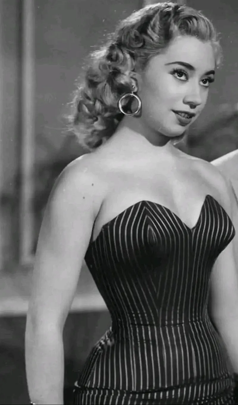 Maty Huitron social experiment walk in the street photos