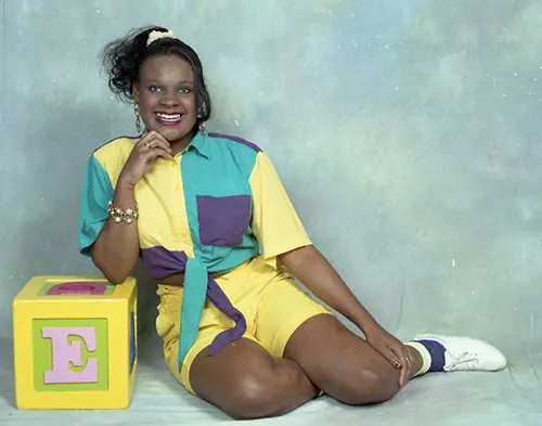 Beautiful Studio Shots Capture Young Women’s Hairstyles and Fashion of the Early 1990s