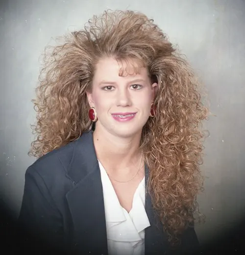 Beautiful Studio Shots Capture Young Women’s Hairstyles and Fashion of the Early 1990s