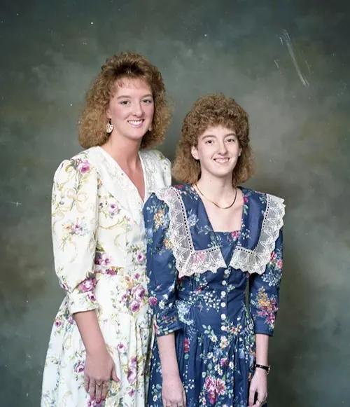 Beautiful Studio Shots Capture Young Women’s Hairstyles and Fashion of the Early 1990s