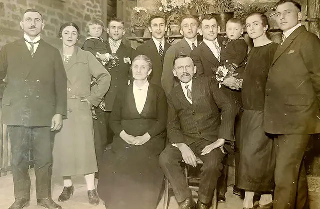 Vintage Photos of Large Families