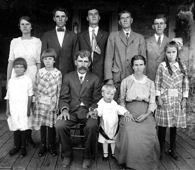 Vintage Photos of Large Families