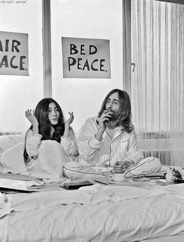 John Lennon and Yoko Ono’s Protest Bed-in Protest