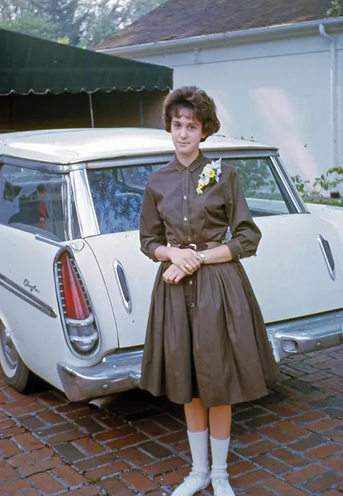 Teenage girls fashion from the 1960s