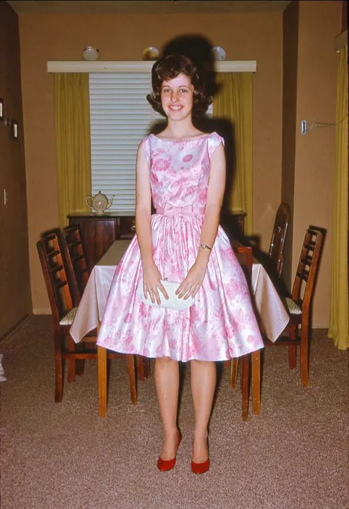 Teenage girls fashion from the 1960s