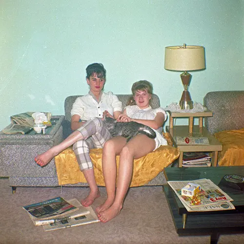 Teenage girls fashion from the 1960s