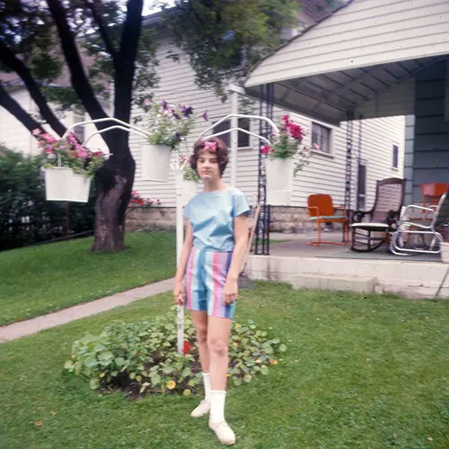 Teenage girls fashion from the 1960s