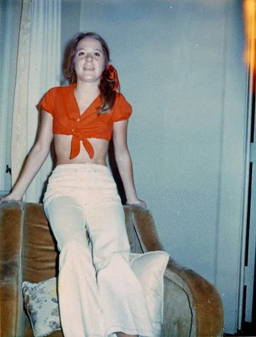 Teenage girls fashion from the 1960s