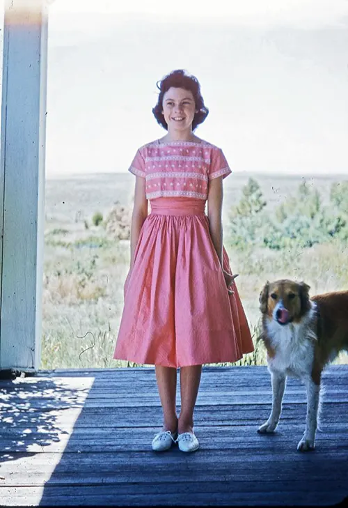 Teenage girls fashion from the 1960s