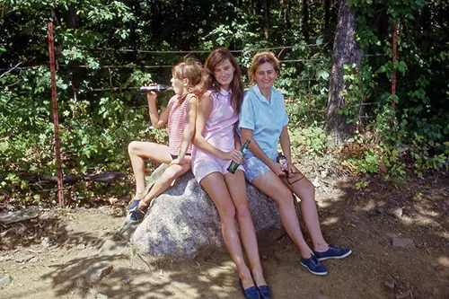Teenage girls fashion from the 1960s