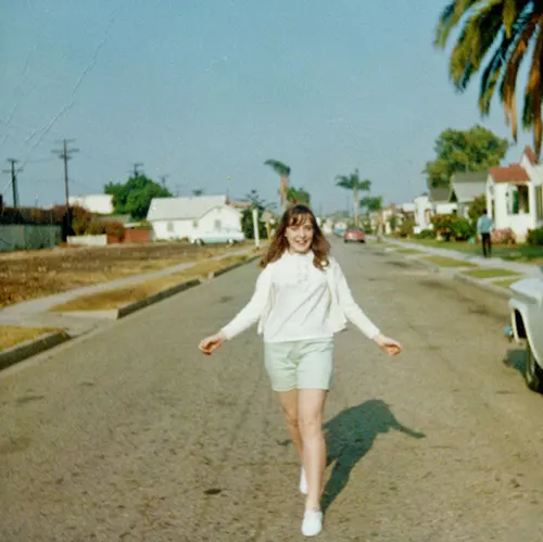 Teenage girls fashion from the 1960s